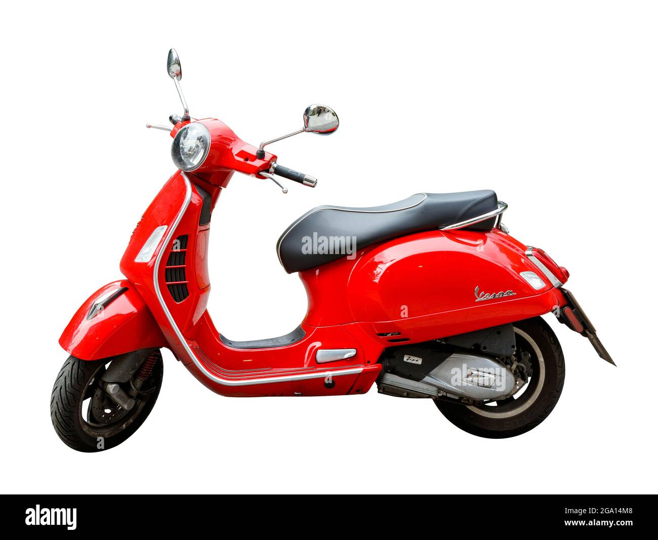 Eine rote Vespa Roller, isoliert auf einem weißen Hintergrund mit Clipping-Pfad Stockfoto