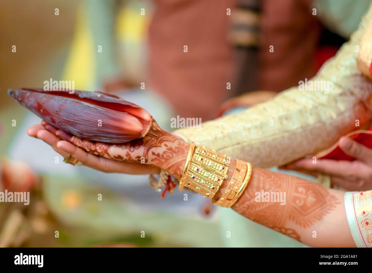 Hinduistische oder indische Hochzeitszeremonie Rituale und Traditionen (Assamesische Hochzeit) Stockfoto