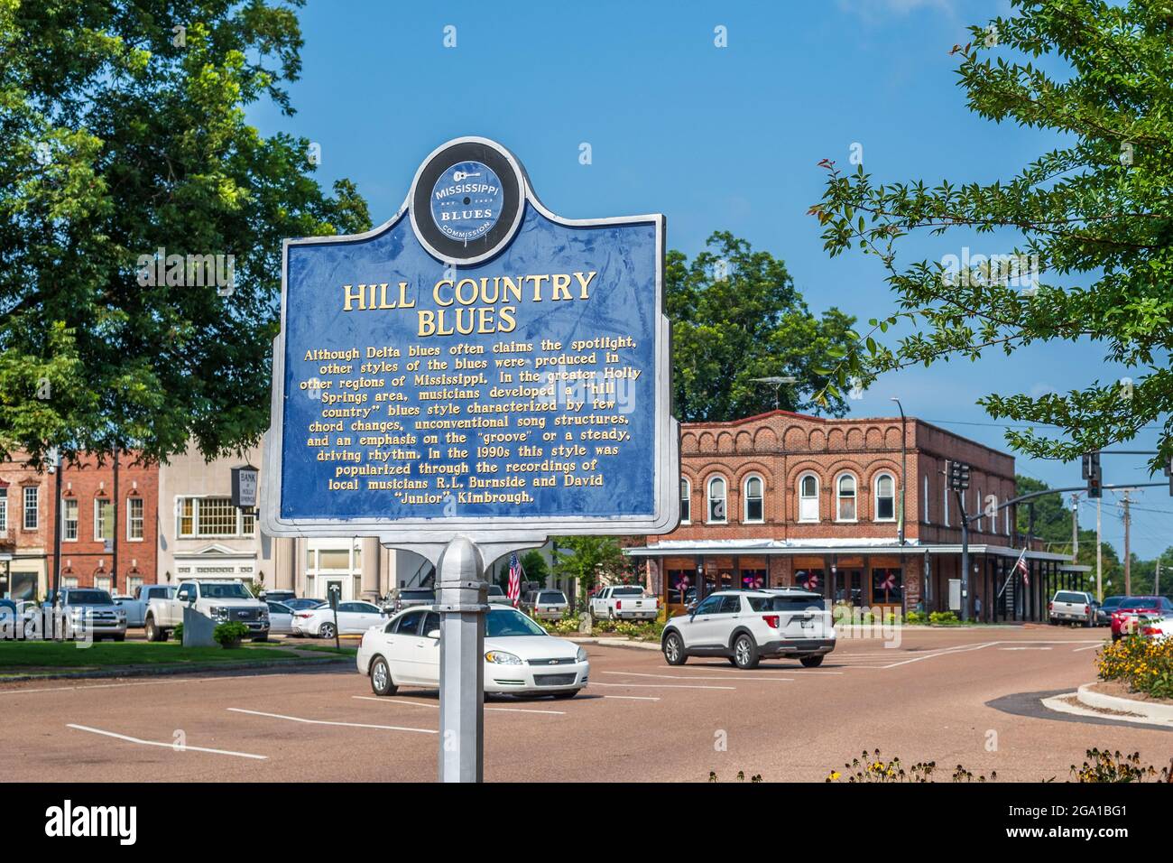 Holly Springs, Mississippi, historischer Marktplatz in der Innenstadt und Blues Trail-Schild zu Ehren von Hill Country Blues, R.L. Burnside und David Junior Kimbrough. Stockfoto