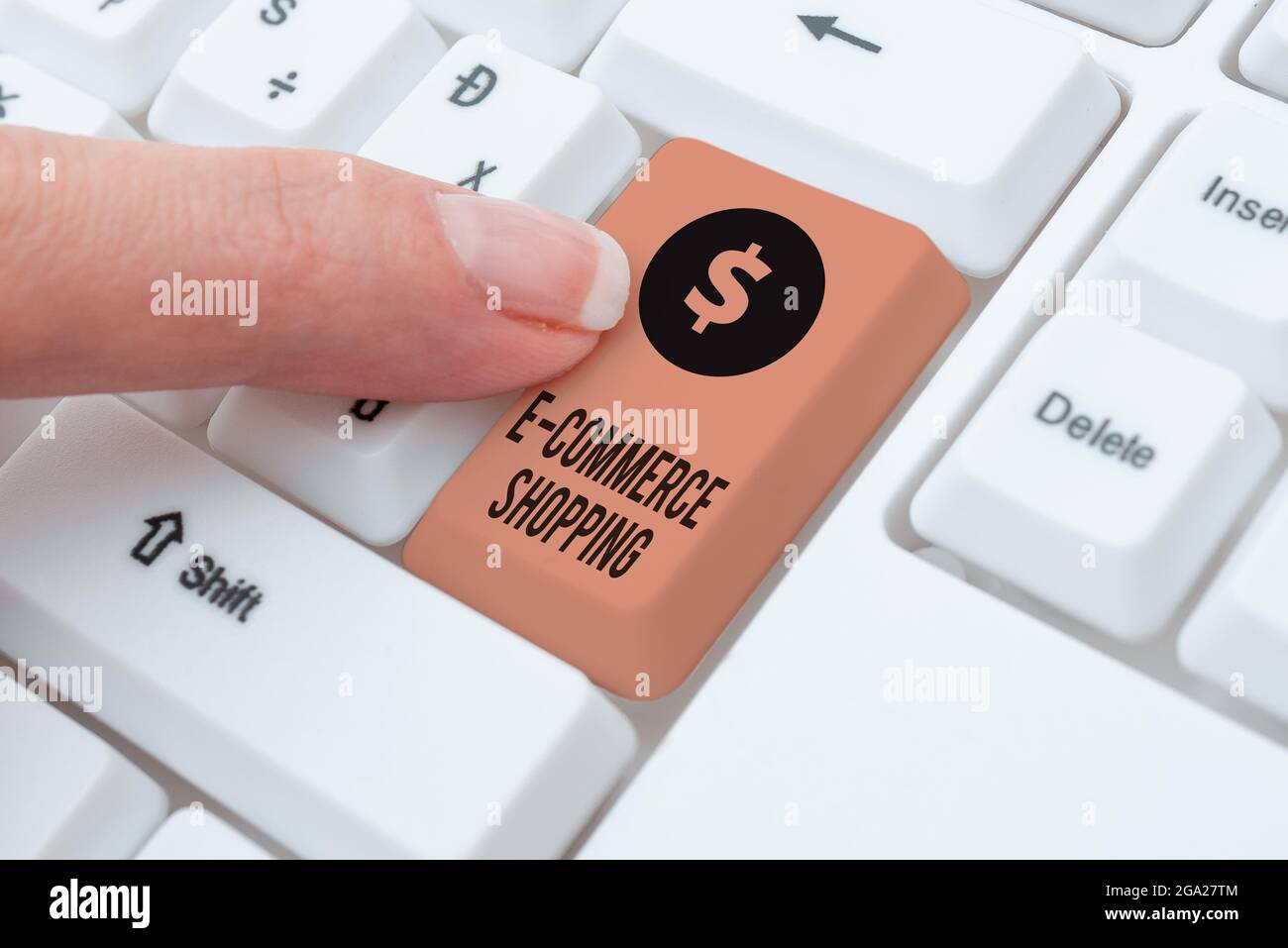 Textunterschrift mit Darstellung von E Commerce Shopping. Internet-Konzept direkt kaufen Waren oder Dienstleistungen von einem Verkäufer über das Web Recherche Software Stockfoto