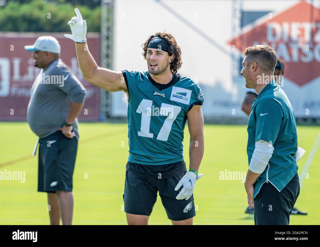 Philadelphia, Pennsylvania, USA. Juli 2021. Der NFL-weite Empfänger MICHAEL WALKER von den Philadelphia Eagles, am ersten Tag des Trainingslagers am Mittwoch im NovaCare Complex in Philadelphia, Pennsylvania. (Bild: © Jim z. Rider/ZUMA Press Wire) Stockfoto