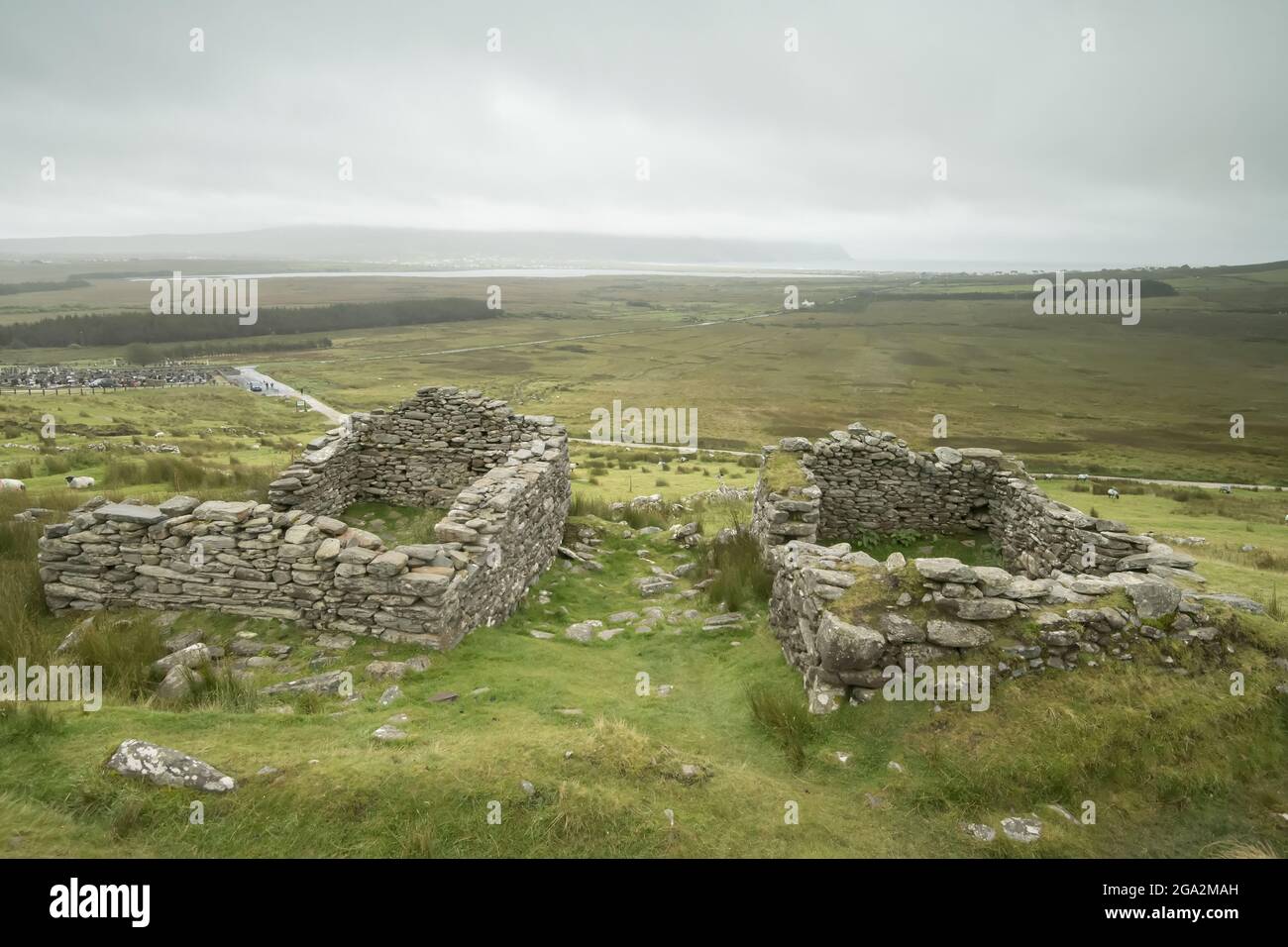 Überreste des verlassenen Dorfes Slievemore aus dem 19.. Jahrhundert auf Achill Island; Grafschaft Mayo, Irland Stockfoto