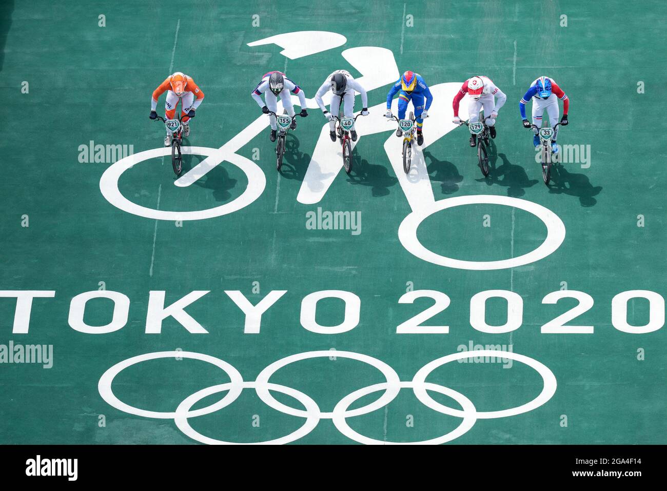 TOKIO, JAPAN - 29. JULI: Joris Harmsen aus den Niederlanden, Evgeny Kleshchenko aus Russland, Tore Navrestad aus Norwegen, Vincent Pelluard aus Kolumbien, Simon Marquart aus der Schweiz und Joris Daudet aus Frankreich beim Start des Viertelfinallaufs 2 während der Olympischen Spiele 2020 in Tokio im Aomi Urban Sports Park am 29. Juli 2021 in Tokio, Japan (Foto: Ronald Hoogendoorn/Orange Picics) NOCNSF Stockfoto