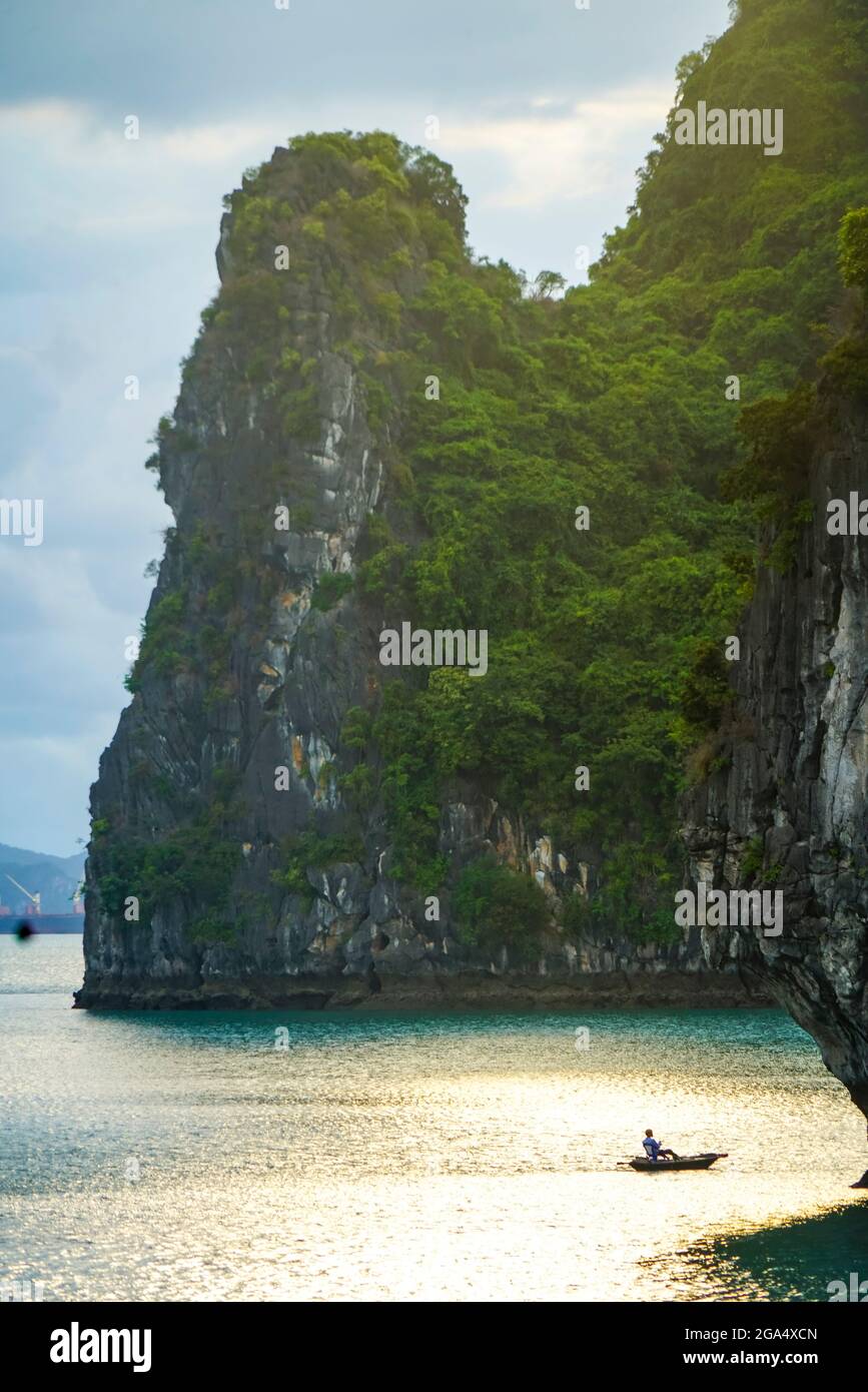 Schöne Bai TU Long Bay in der Provinz Quang Ninh Nordvietnam Stockfoto