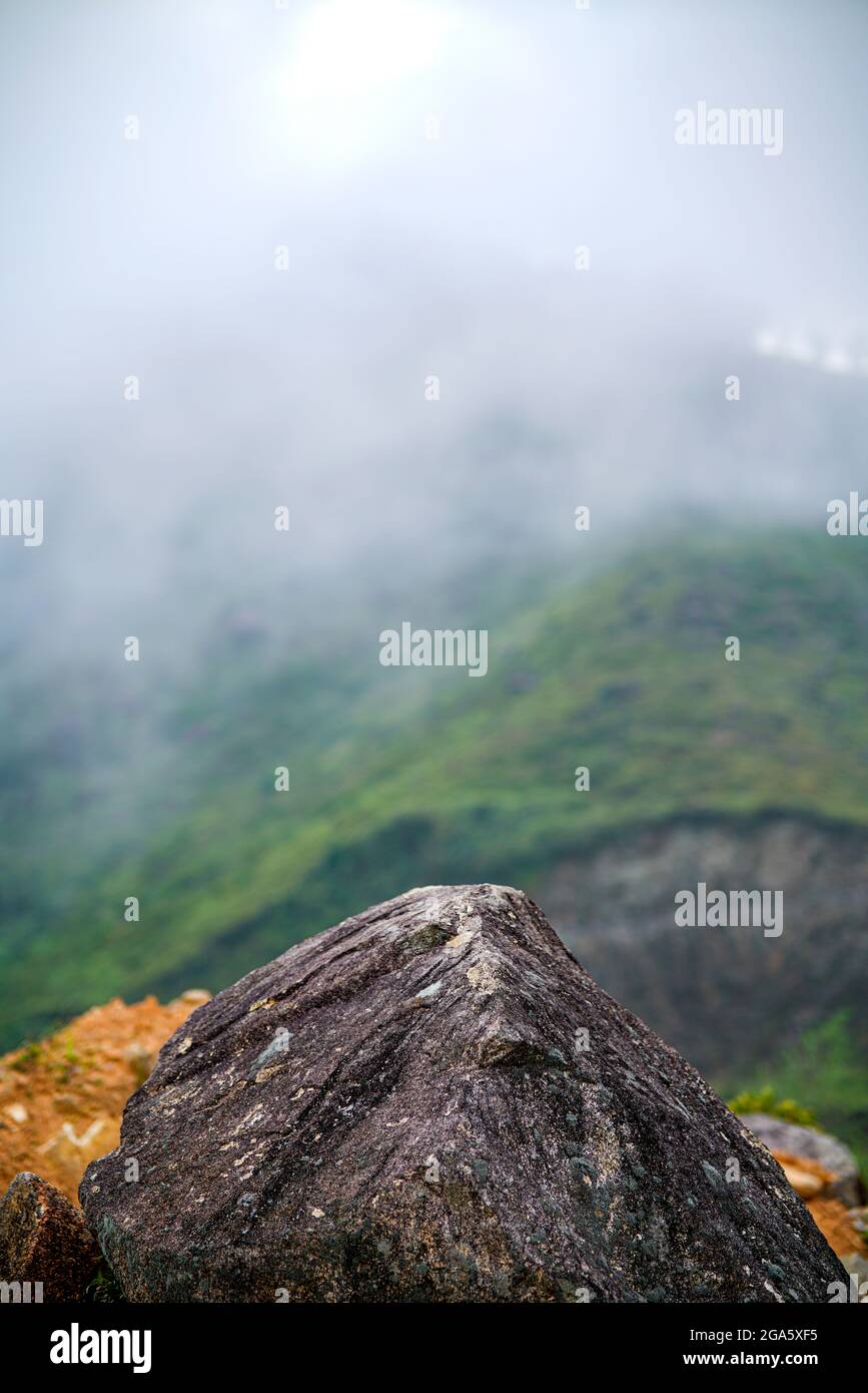 Schöne Aussicht auf die Berge in Binh Lieu Bezirk Quang Ninh Provinz Nordvietnam Stockfoto