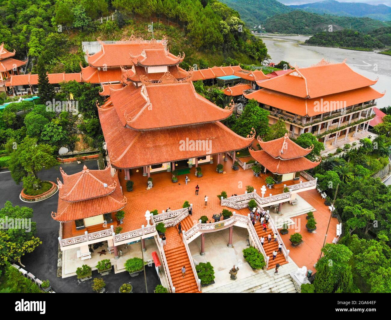 Nice Cai Bau Pagode in Van Don Bezirk Quang Ninh Provinz Nordvietnam Stockfoto