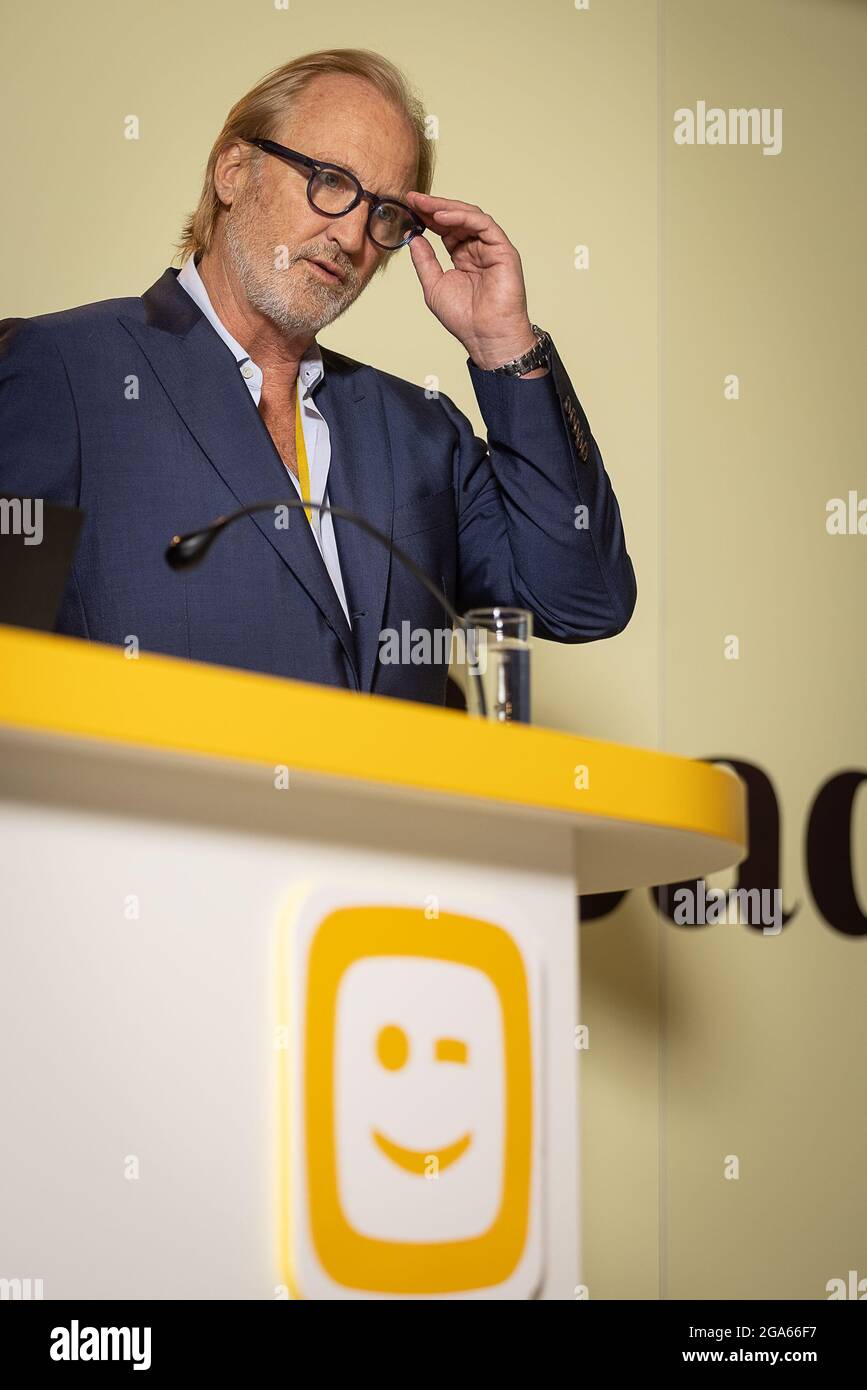 John Porter, CEO von Telenet, im Bild während einer Pressekonferenz über die Halbjahresergebnisse 2021 des belgischen Telekommunikationskonzerns Telenet, Donnerstag, 29. Juli 2021 Stockfoto