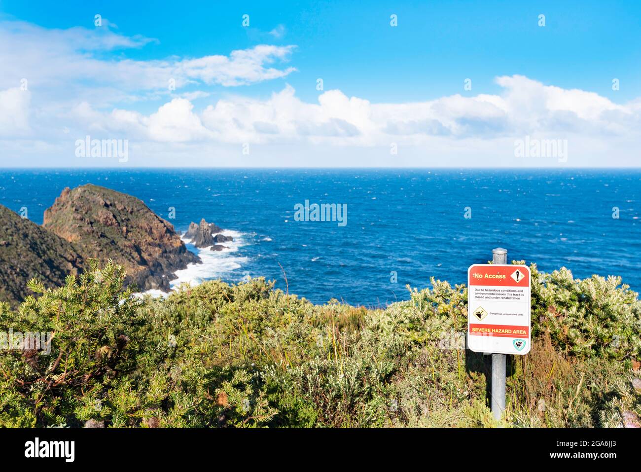 Ein Sicherheitswarnschild am Cape Bruny Lighthouse an der Südspitze von Bruny Island in Tasmanien, Australien Stockfoto