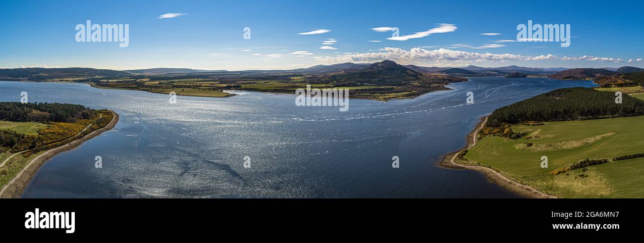 Dornoch Firth aus Fload Bay, Sutherland, Schottland. Struie Hill in der Ferne. Stockfoto