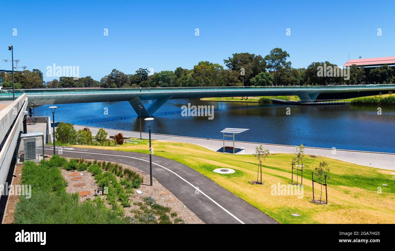 River Torrens und River Torrens Footbridge, North Adelaide, Australien Stockfoto