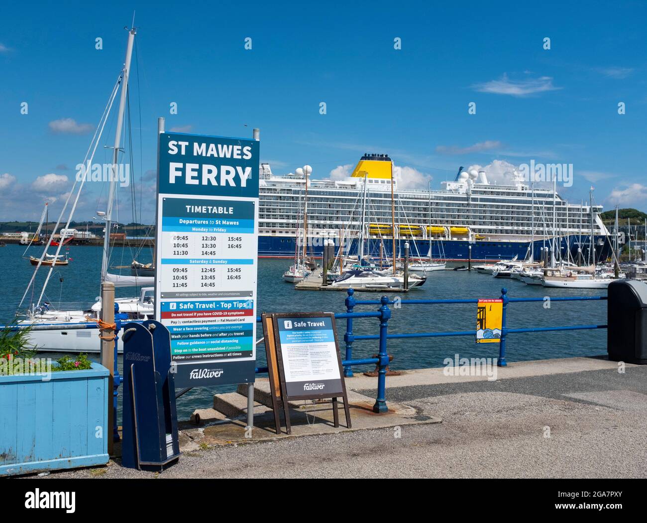 Das Saga-Kreuzschiff „Spirit of Discovery“ vertäute im Hafen von Falmouth, Cornwall, England. Stockfoto