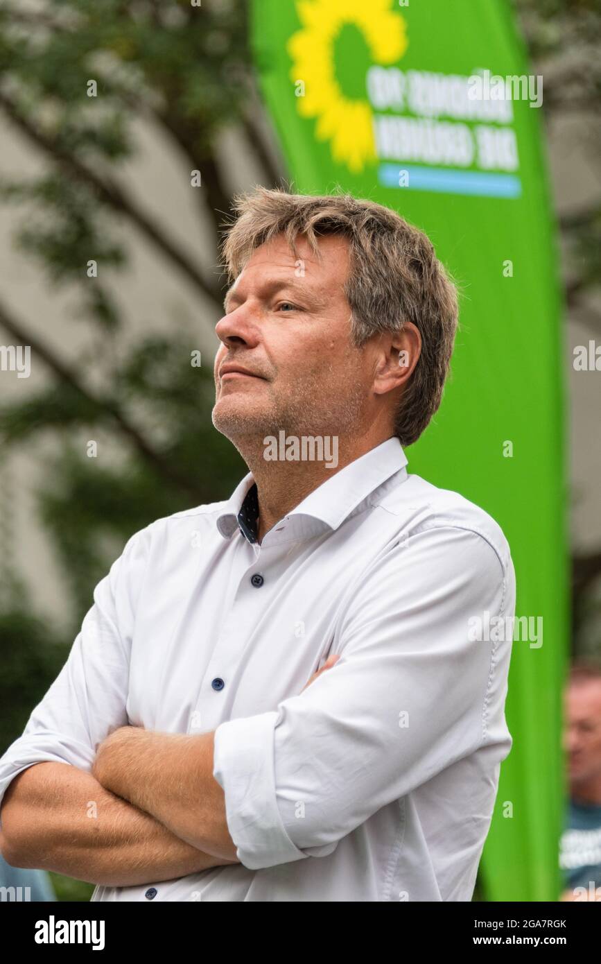 Kiel, Heikendorf 29. Juli 2021 Robert Habeck im Vorwahlkampf auf Küstentour in „seinem“ Bundesland Schleswig-Holstein. Heute in Heikendorf, in dem Ort Stockfoto