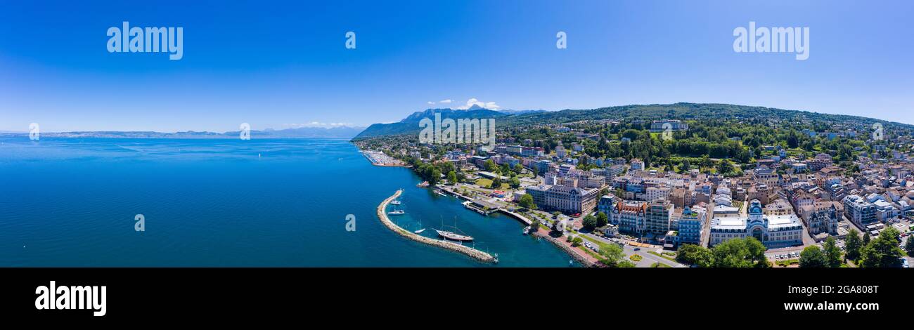 Luftaufnahme von Evian (Evian-Les-Bains) Stadt in Haute-Savoie in Frankreich Stockfoto