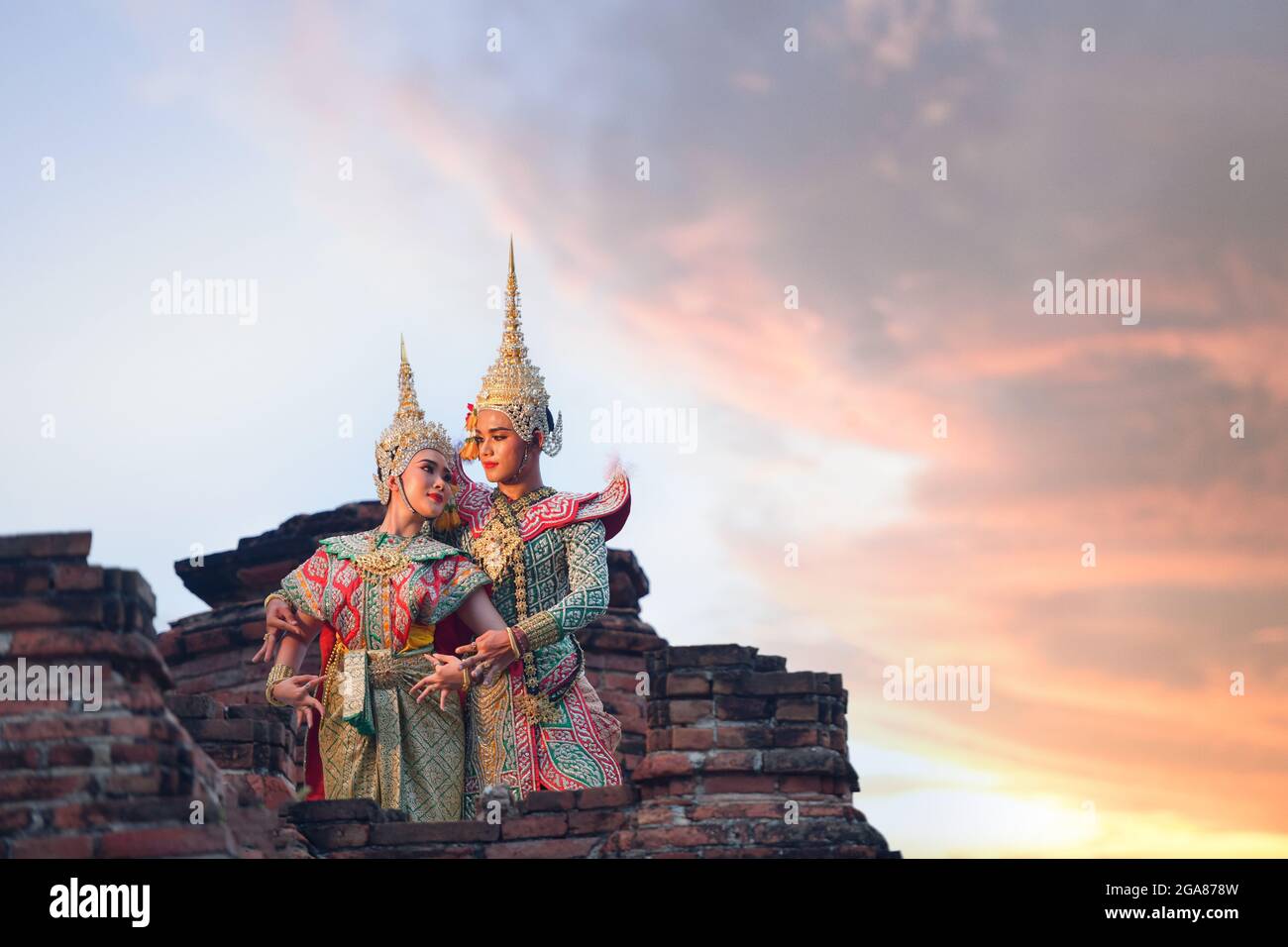 Khon ist traditionelle Tanzdrama Kunst der thailändischen klassischen maskiert.Kunstkultur Thailand Tanzen in maskierten khon in der Literatur Ramayana, Thailand. Stockfoto