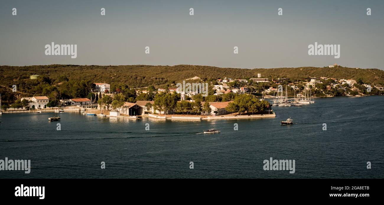 Illa d'en Pinto in der Bucht Port Mahon auf Menorca, Balearen, Spanien Stockfoto