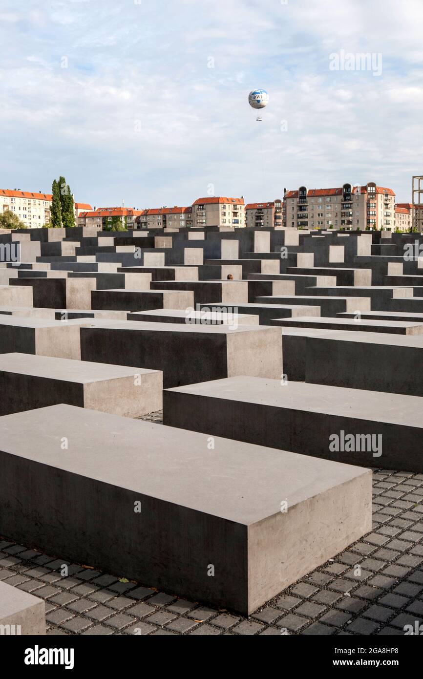 Denkmal für die ermordeten Juden Europas (Holocaust-Mahnmal) imposante Gedenkstätte und Mahnstätte in Berlin, Deutschland Stockfoto