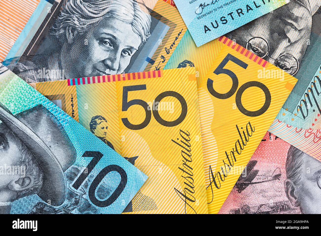 Verschiedene australische Noten, darunter die zehn, zwanzig und fünfzig Dollar. Stockfoto
