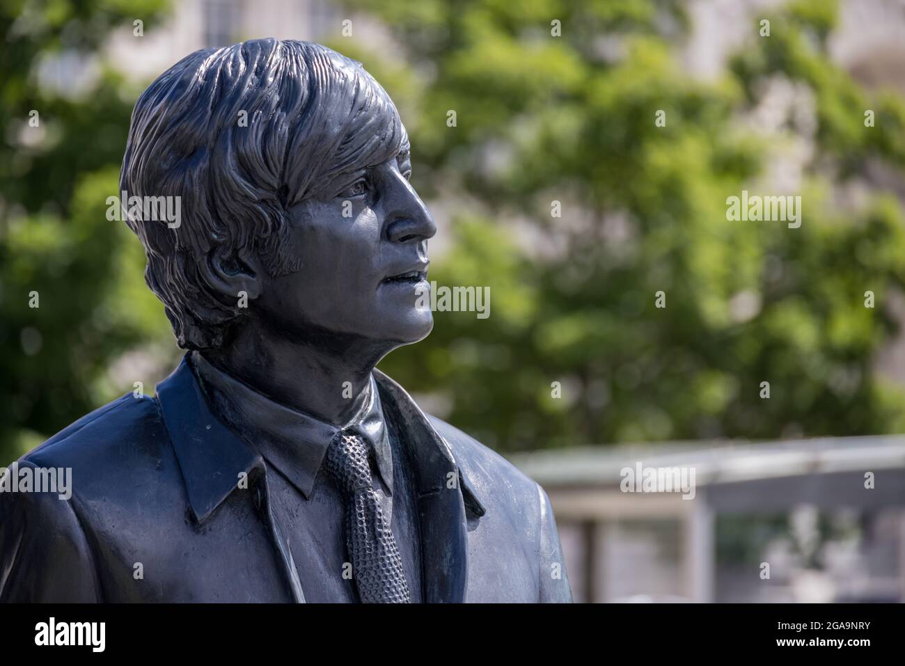 LIVERPOOL, UK - JULY 14 : Statue von John Lennon der Beatles in Liverpool, England am 14. Juli 2021 Stockfoto