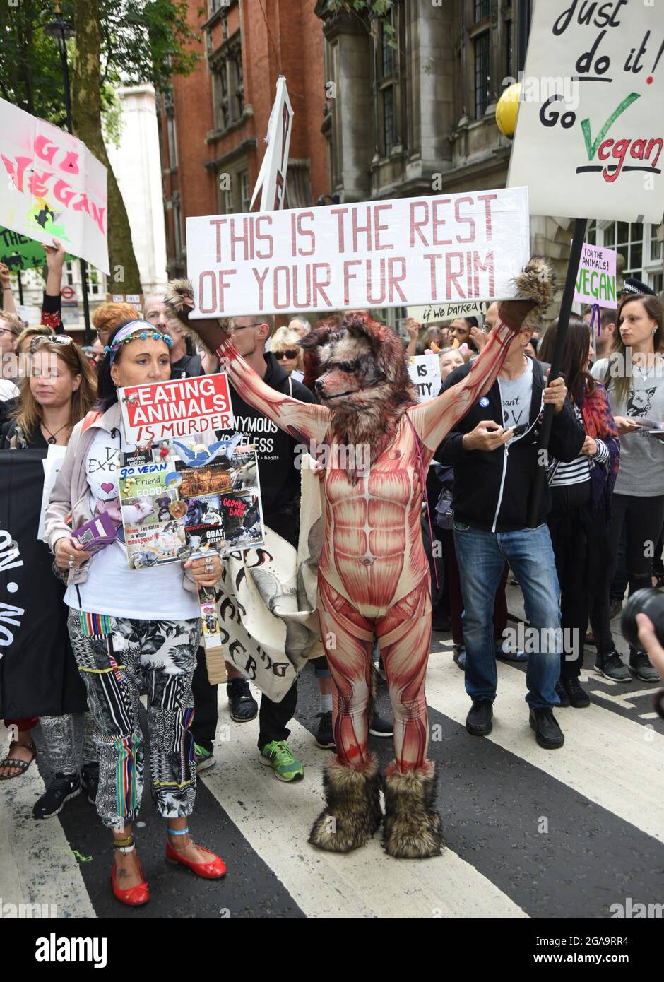 The Official Animal Rights March, London, 2018. Vegane Aktivisten marschieren am 25. August 2018 durch die britische Hauptstadt Stockfoto