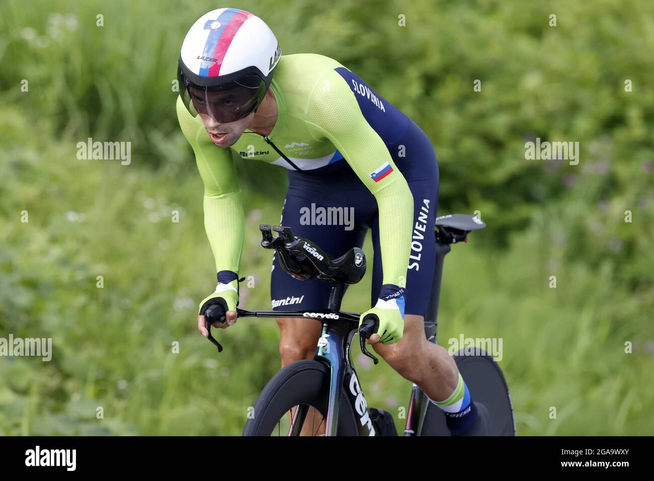 Tokio, Giappone. Juli 2021. ROGLIC Primoz (SLO) Gewinner der Goldmedaille während der Olympischen Spiele Tokio 2020, Radrennen Individual Time Trial der Männer am 28. Juli 2021 auf dem Fuji International Speedway in Oyama, Japan - Foto Kishimoto/DPPI Credit: Independent Photo Agency/Alamy Live News Credit: Independent Photo Agency/Alamy Live News Stockfoto