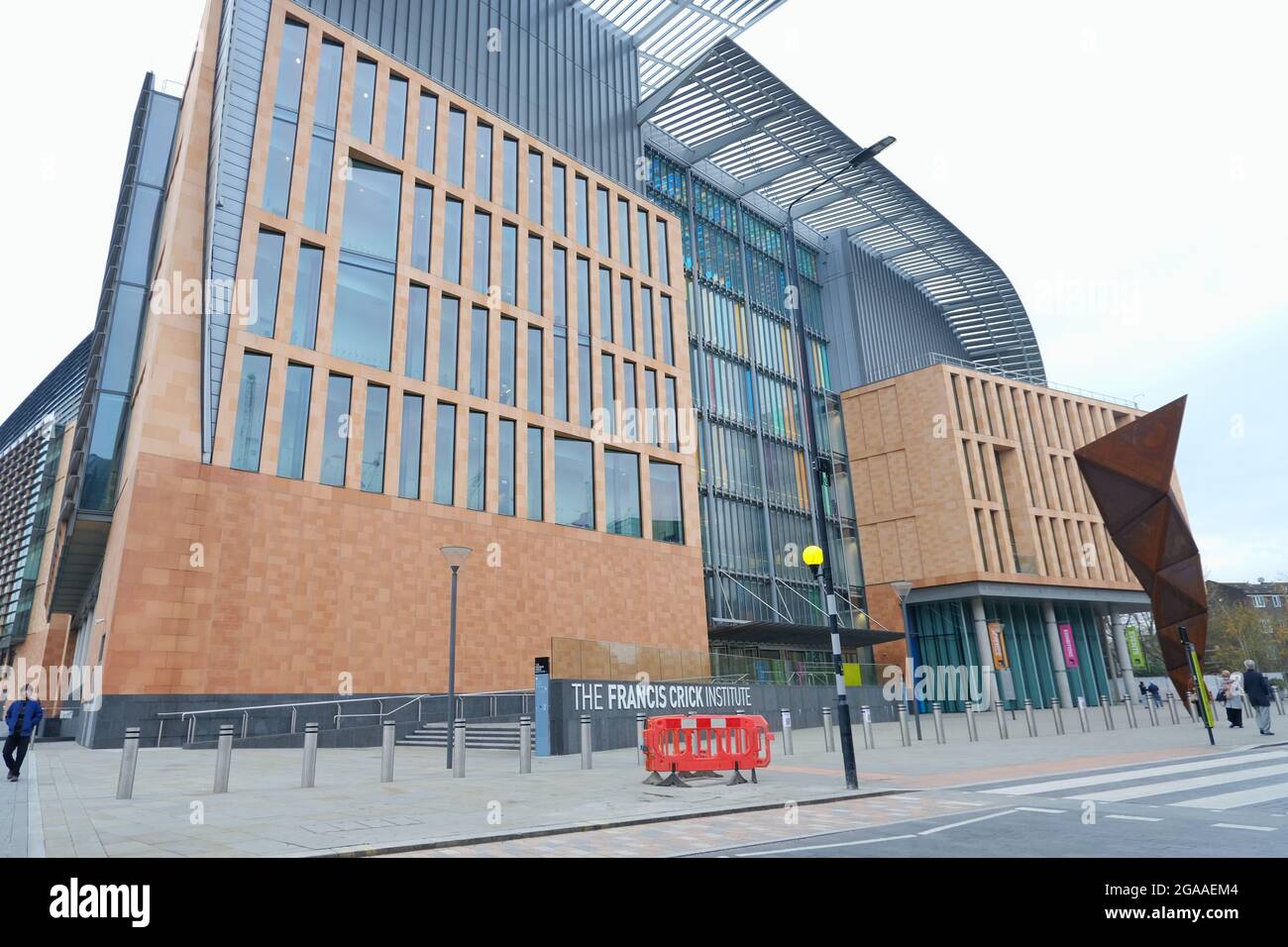 Das Francis Crick Institute im Londoner Stadtteil St. Pancras ist ein biomedizinisches Forschungszentrum, das sich mit dem Verständnis von Krankheiten und der Entwicklung neuer Therapien beschäftigt. Stockfoto