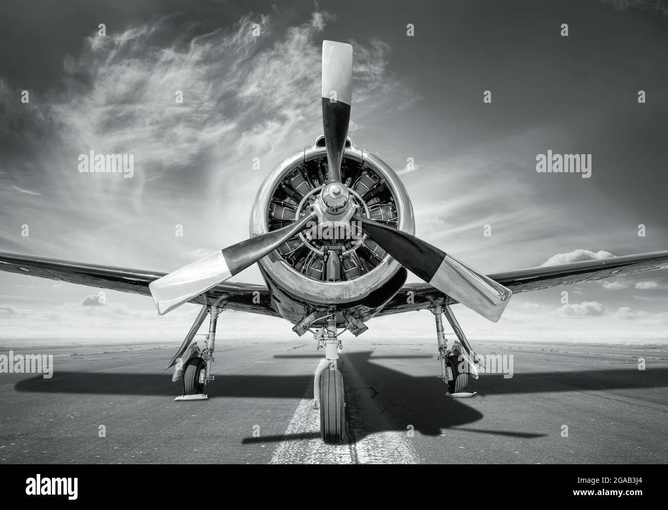 Historische Flugzeuge auf einer Landebahn Stockfoto