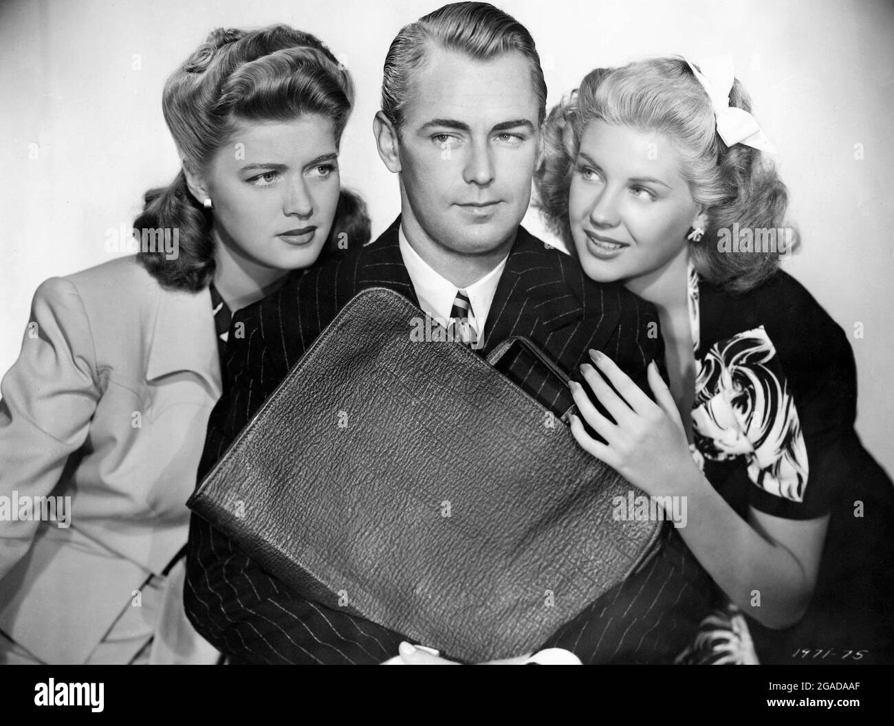 HELEN WALKER ALAN LADD und MARIE McDonald in LUCKY JORDAN 1942 der Regisseur FRANK TUTTLE gowns Edith Head Paramount Picters Stockfoto