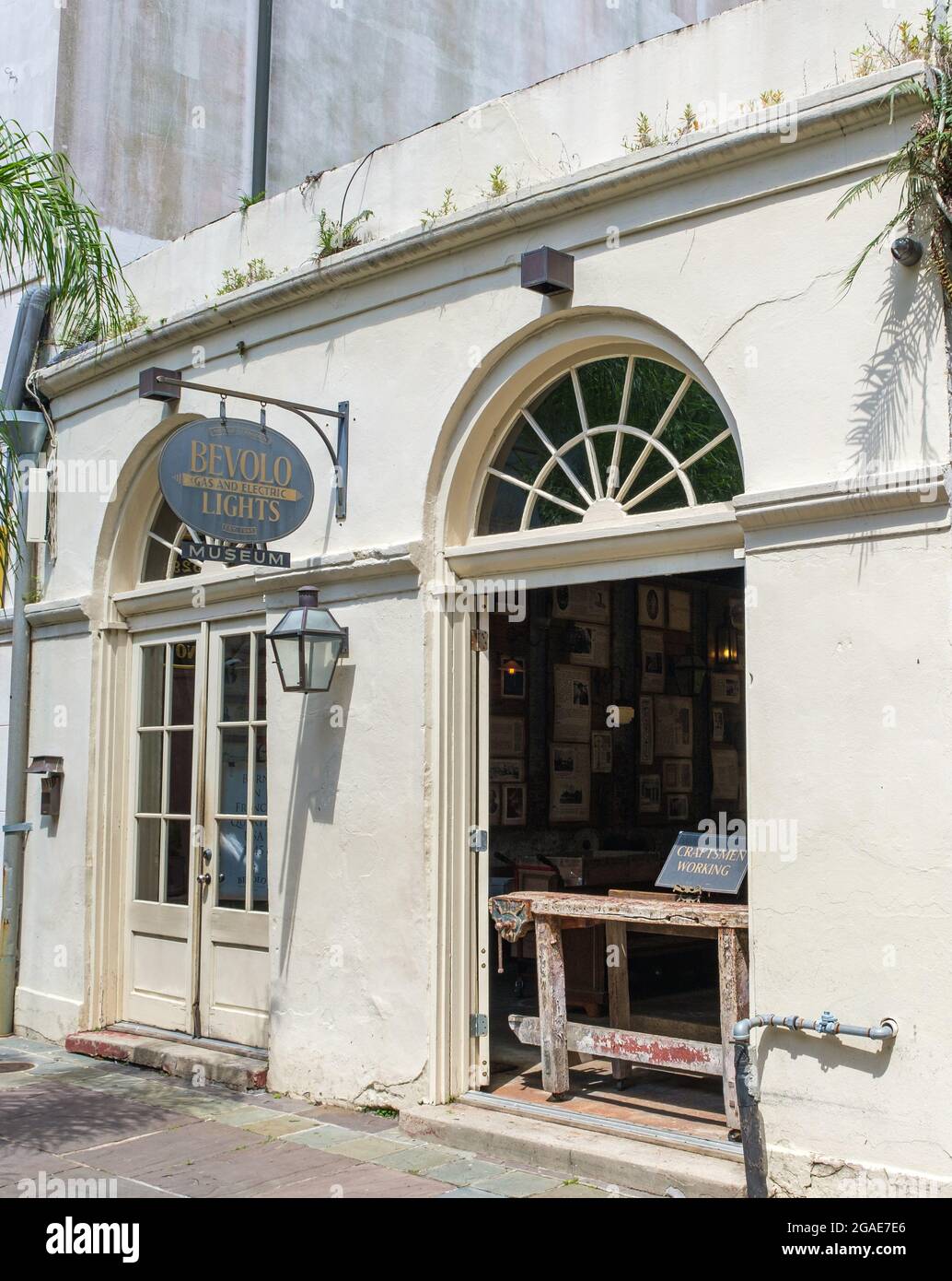 NEW ORLEANS, LA, USA - 22. JULI 2021: Bevolo Gas and Electric Lights Museum im French Quarter Stockfoto