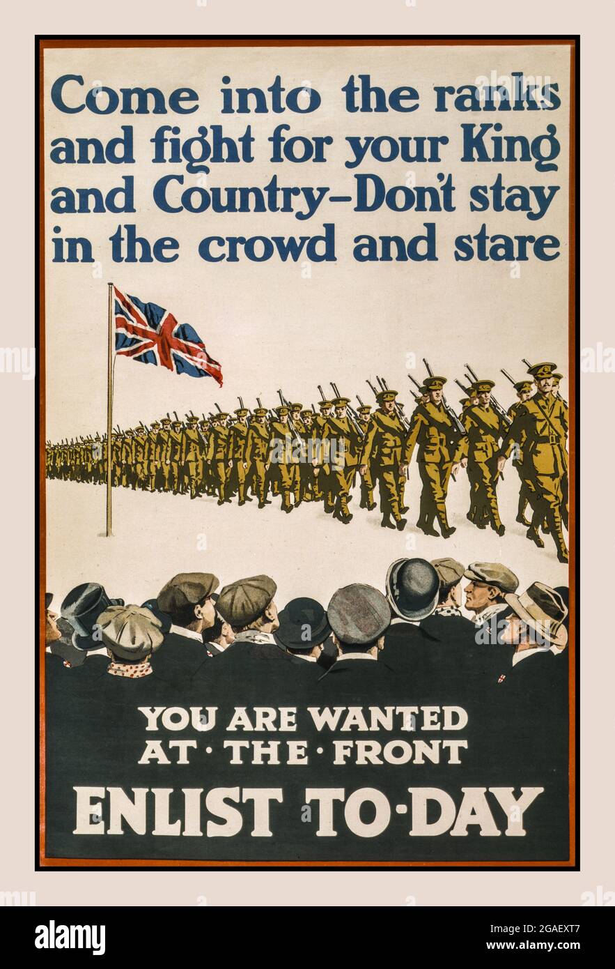 Vintage WW1 Recruiting Anwerbung Poster UK Komm in die Reihen und Kämpfe um deinen König und dein Land - Bleib nicht in der Menge und starrst nicht. Man wird an der Front gesucht. Enlist to-Day' / gedruckt bei Roberts & Leete Ltd., London. Erstellungs-/Veröffentlichungsdatum: London : Parliamentary Recruiting Committee, [1915] (Poster) : Lithographie, Farbposter, auf dem Männer, einige mit Union Jack auf ihrem Revers, zusehen, wie Soldaten vormarschieren. Weltkrieg, 1914-1918--Rekrutierung & Eintragung--Großbritannien. Soldaten--Britische--1910-1920. Marschieren--1910-1920. Zuschauer--1910-1920. Stockfoto