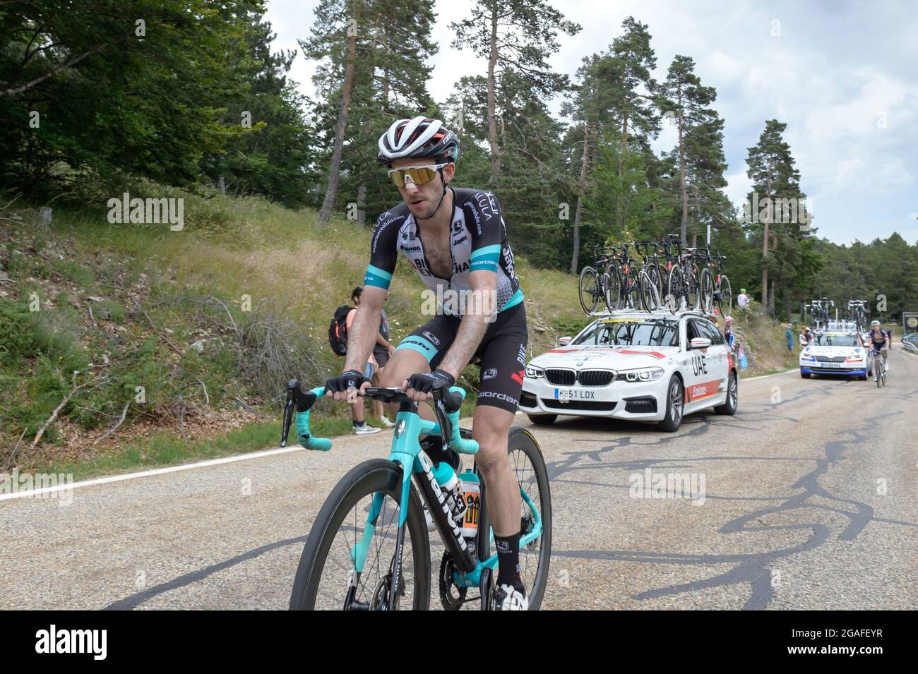 Malaucene, Frankreich. Juli 2021. Simon Yates (Team BIKEEXCHANGE) in Aktion während der 11. Etappe der Tour de France 2021 die 11. Etappe der Tour de France 2021 findet zwischen Sorgues und Malaucene statt und umfasst zwei Besteige des Mont-Ventoux. Der Etappensieger ist Wout van Aert (Jumbo Visma Team) und der Endsieger der Gesamtwertung der Tour de France 2021 ist der Slowene des VAE Team Emirates Tadej Pogacar. (Foto: Laurent Coust/SOPA Images/Sipa USA) Quelle: SIPA USA/Alamy Live News Stockfoto