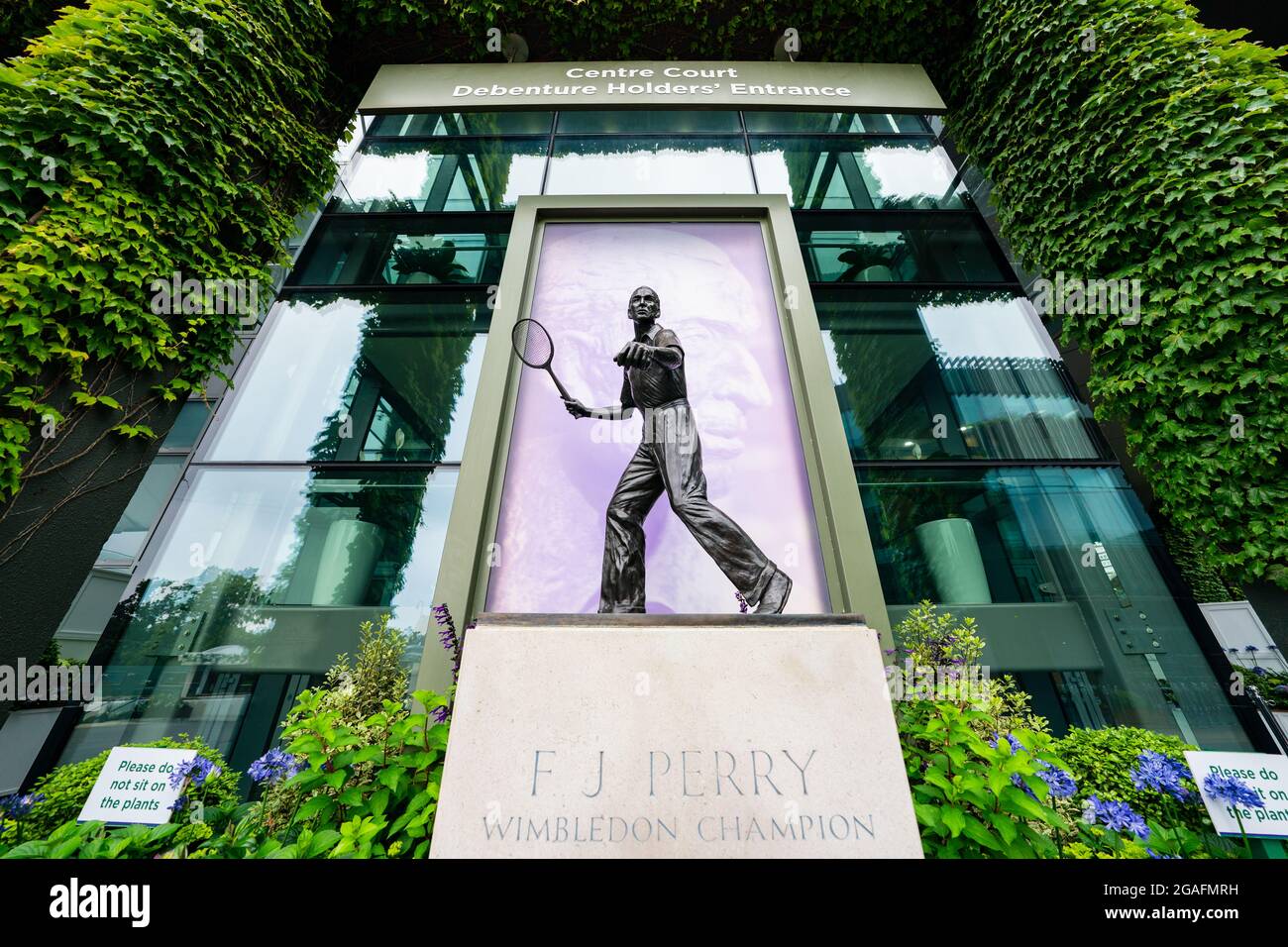 Fred Perry Statue im All England Tennis Club in Wimbledon Stockfoto