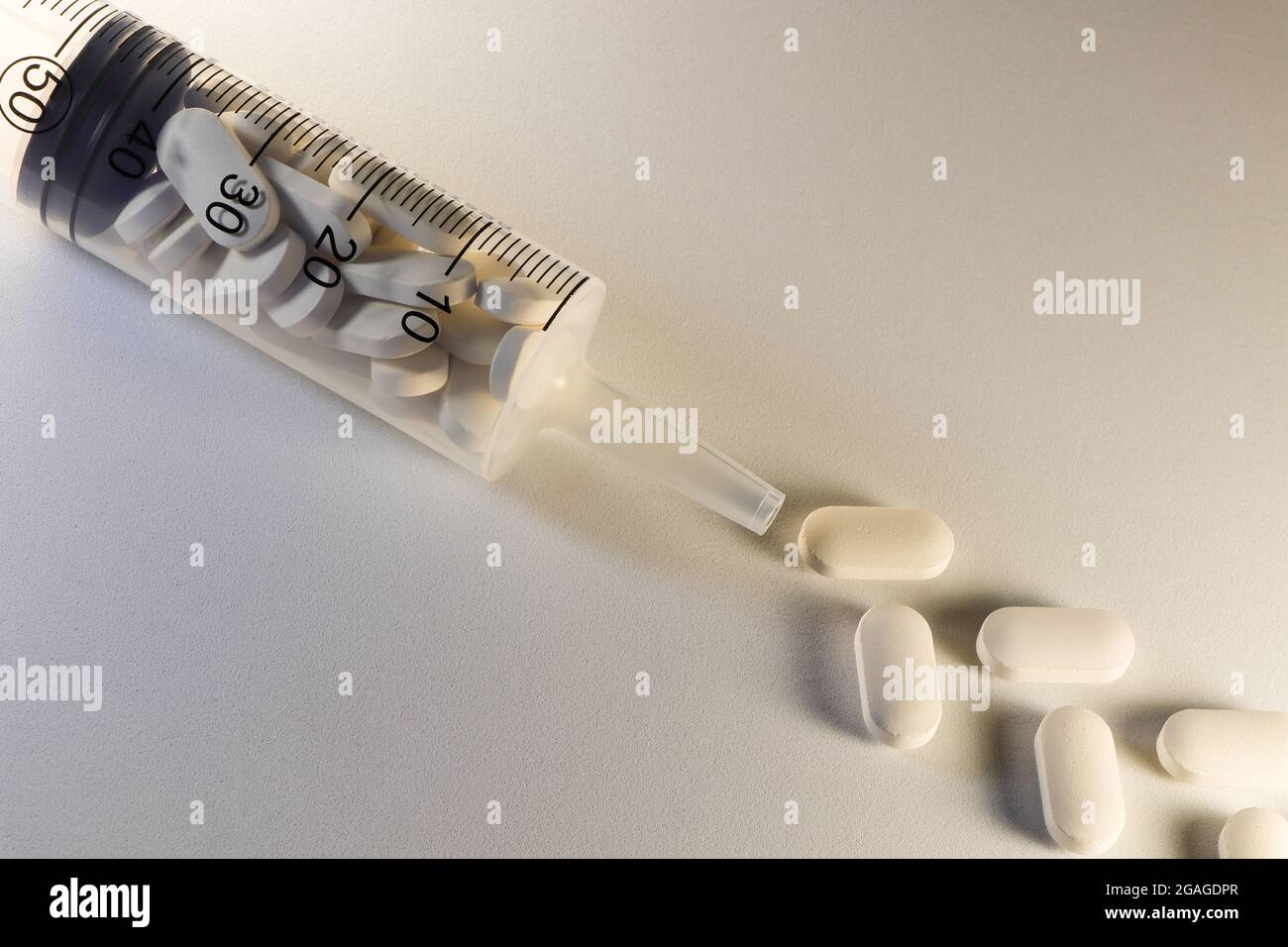 Medizinische Spritze Pille Injektion Medikamente Heilmittel Konzept Stockfoto
