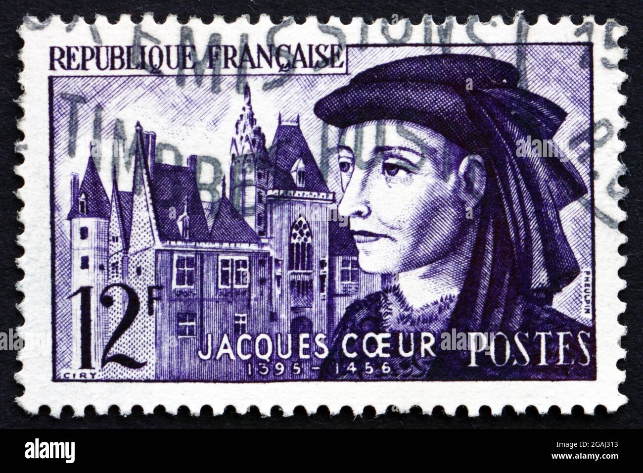 FRANKREICH - UM 1955: Eine in Frankreich gedruckte Briefmarke zeigt Jacques Coeur und sein Herrenhaus in Bourges, französischer Kaufmann, um 1955 Stockfoto