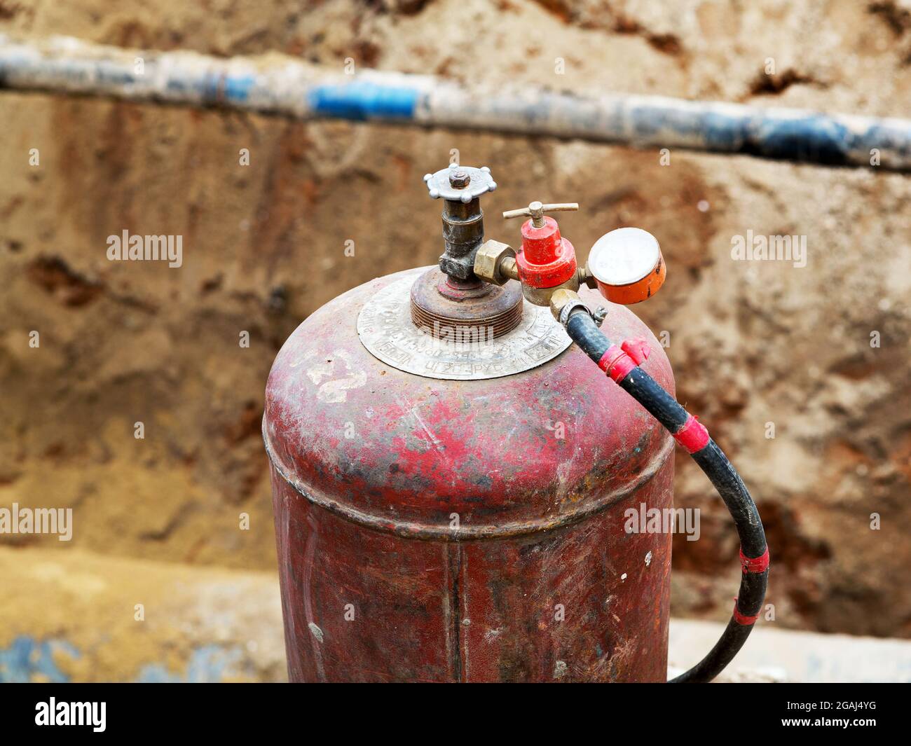 Schweißmaschine für Gasflaschen. Autogen. Reparatur des Heizkanals. Stockfoto