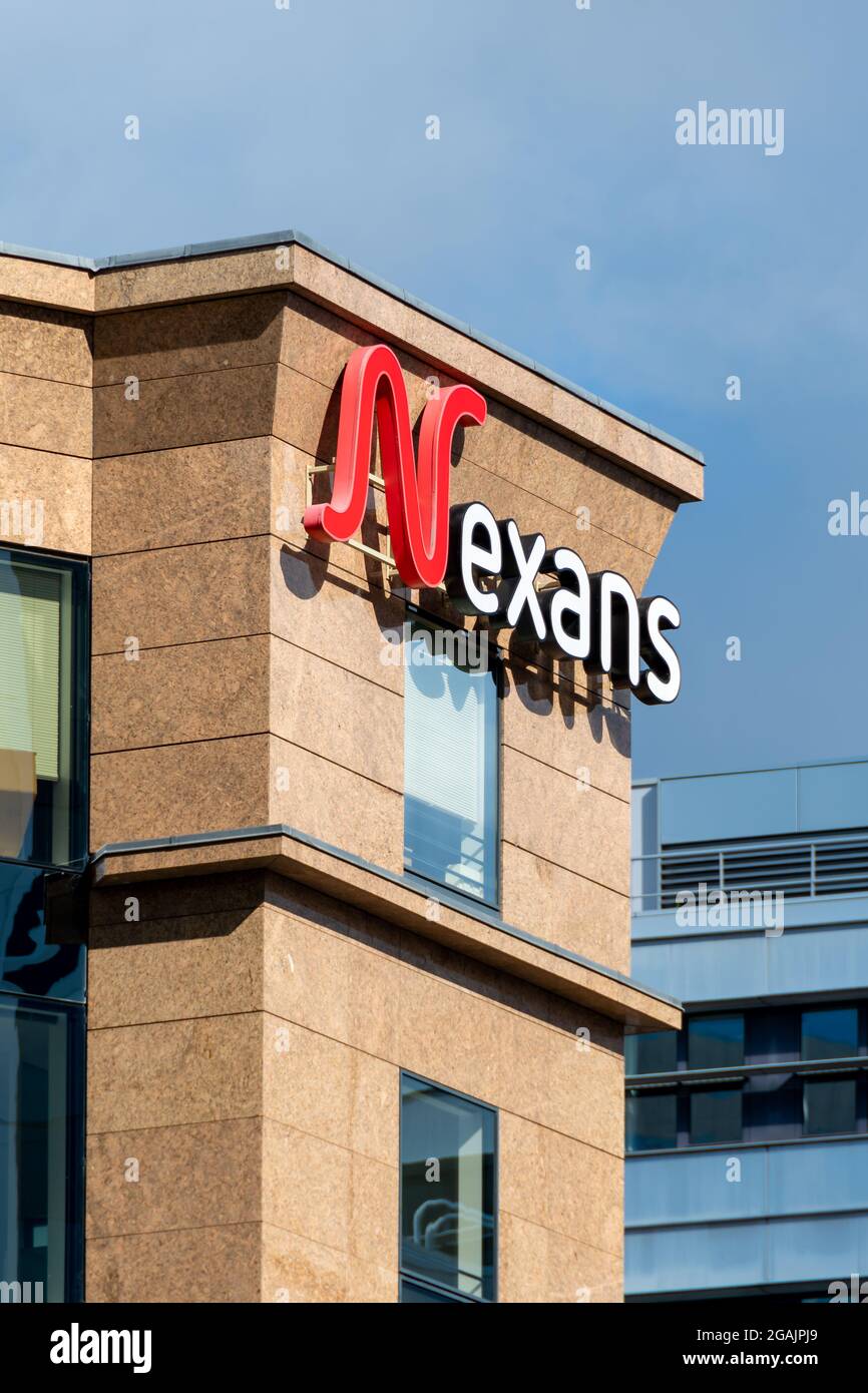 Detail des Nexans-Hauptgebäudes im Geschäftsviertel Paris-La Défense Stockfoto