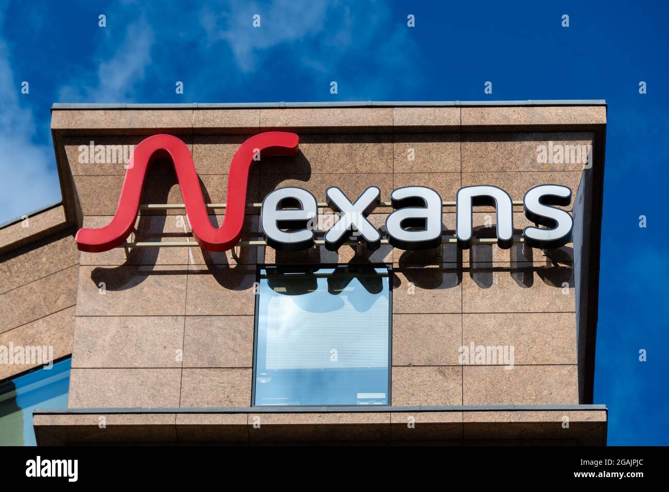 Detail des Nexans-Hauptgebäudes im Geschäftsviertel Paris-La Défense Stockfoto