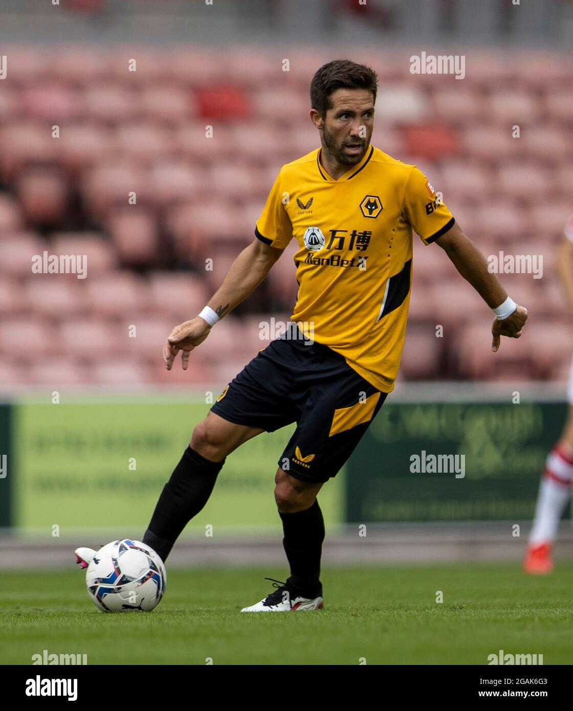 31. Juli 2021; bet365 Stadium, Stoke, Staffordshire, England; Fußball vor der Saison, Stoke City gegen Wolverhampton Wanderers; Joao Mouthino von Wolverhampton Wanderers Stockfoto