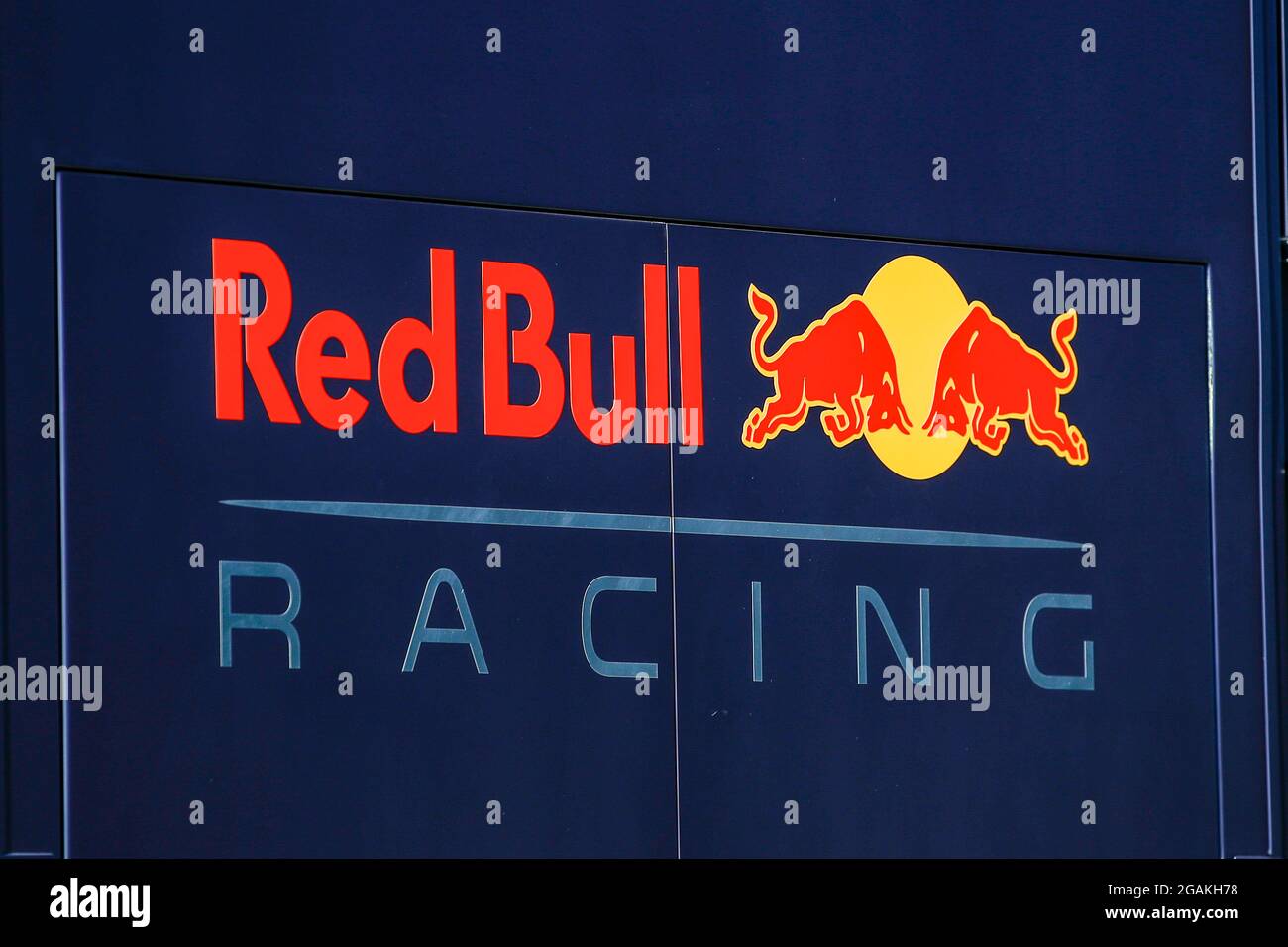 Red Bull Racing Logo, F1 Grand Prix von Ungarn auf dem Hungaroring am 30. Juli 2021 in Budapest, Ungarn. (Foto von HOCH ZWEI) Stockfoto
