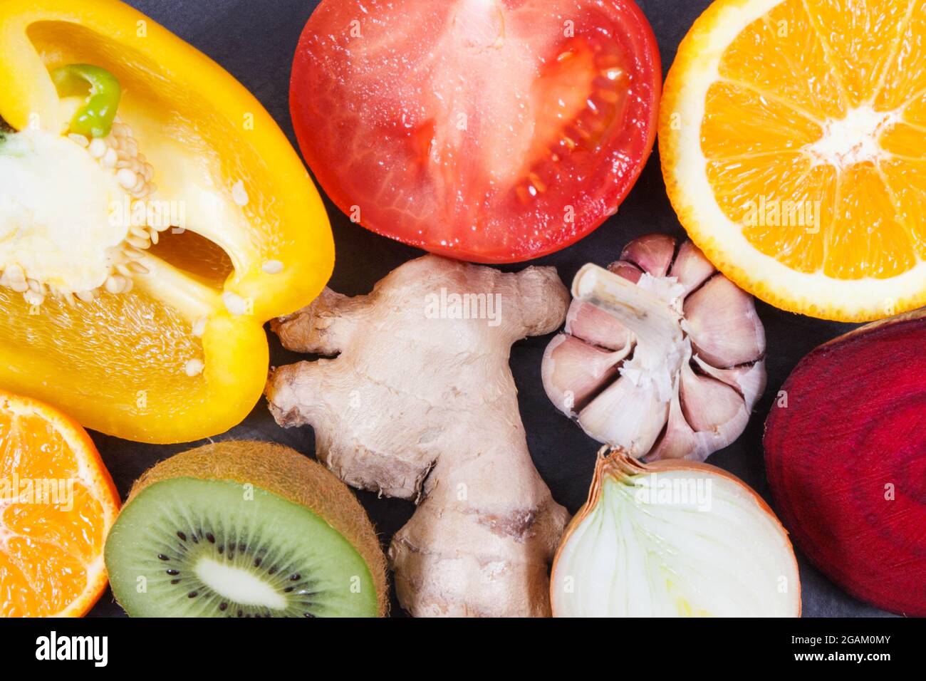 Frisches Obst und Gemüse als gesunder Immunbooster. Quelle natürliche Vitamine und Mineralstoffe Stockfoto