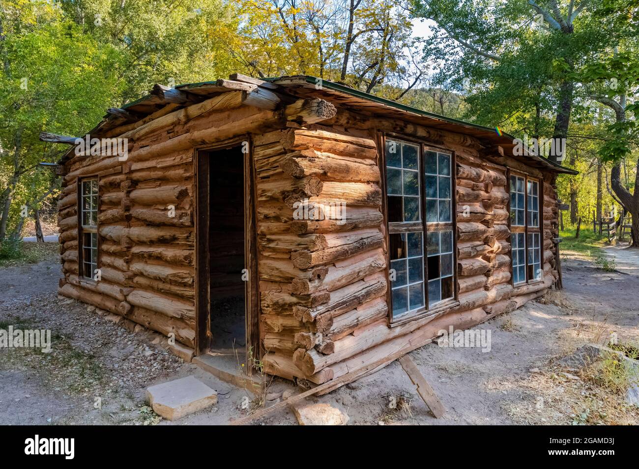 Josie's Cabin, ein Blockhaus, das von der Gehöft Josie Bassett Morris in den frühen 1900er Jahren gebaut wurde, Dinosaur National Monument, Utah, USA Stockfoto