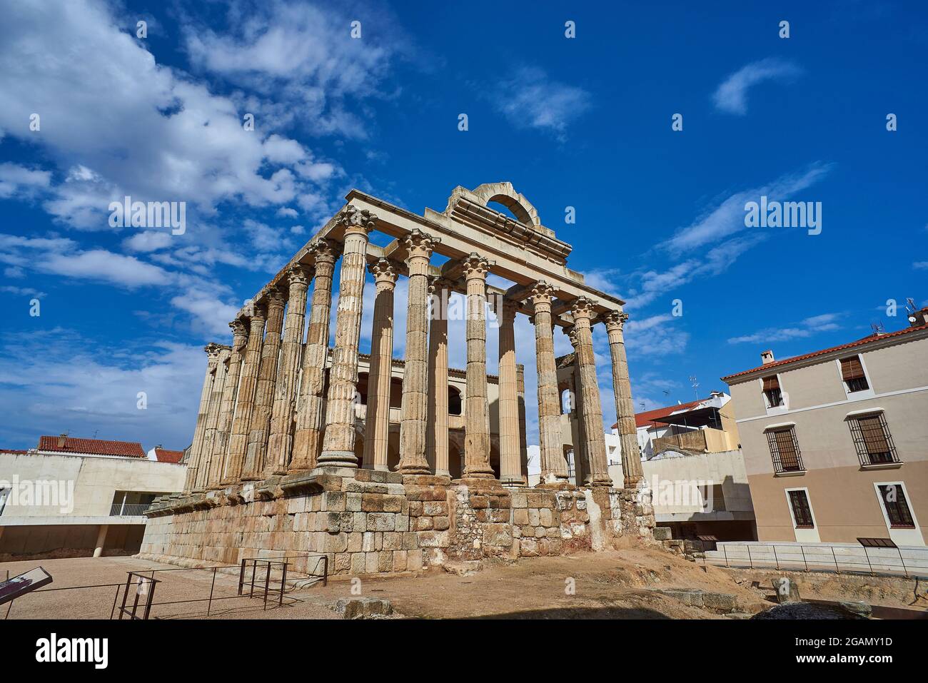 Archäologische Überreste des römischen Tempels von Diana. Stadtzentrum von Merida, Provinz Badajoz, Extremadura, Spanien. Stockfoto