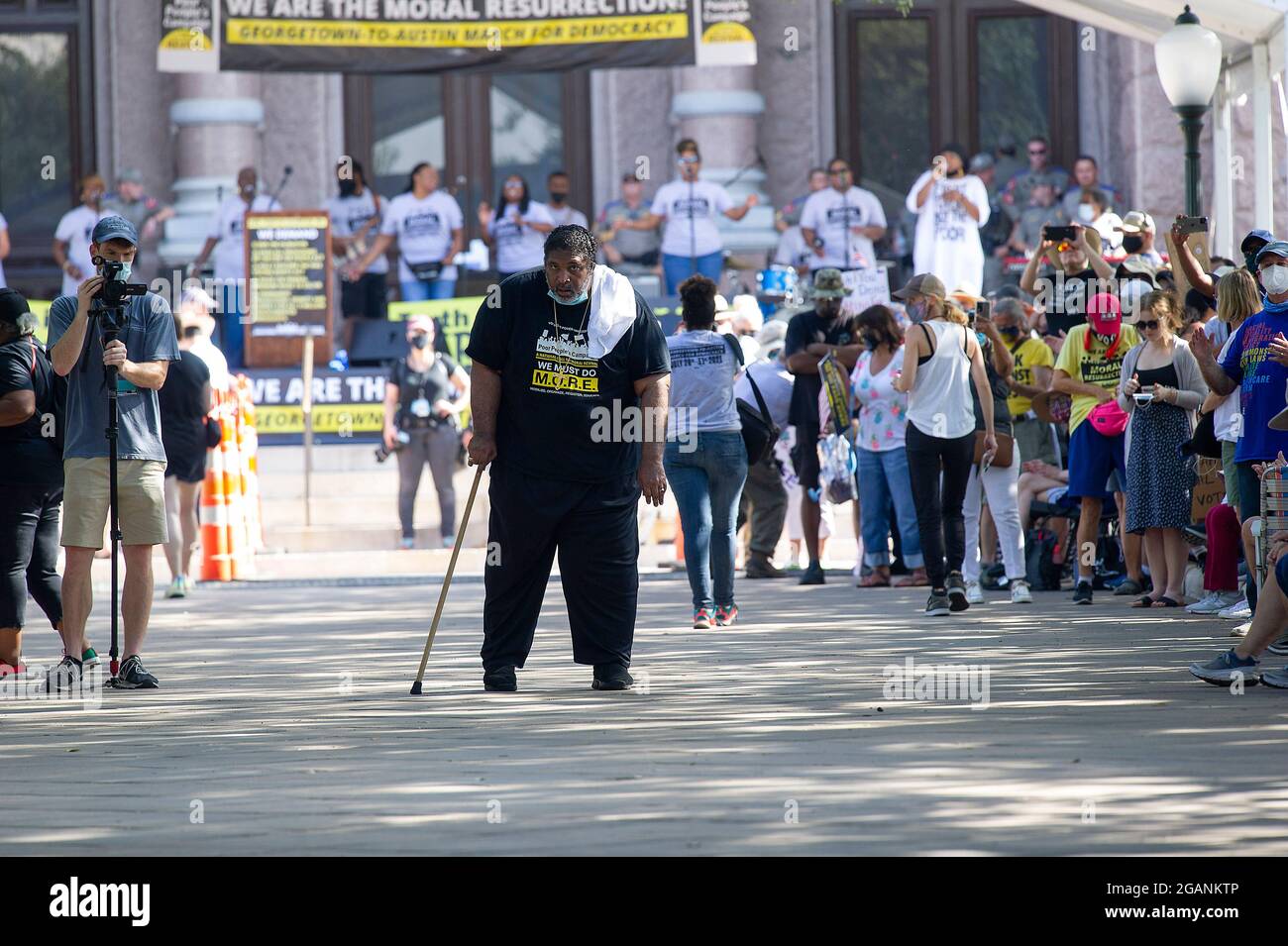 Stimmrechte. Juli 2021. Rev. Dr. William J. Barber II. Mit der Kampagne der Armen wartet auf die Ankunft von Marschern in der Texas State Capital, um Maßnahmen des Bundes bezüglich der Stimmrechte zu fordern. Austin, Texas. Mario Cantu/CSM/Alamy Live News Stockfoto