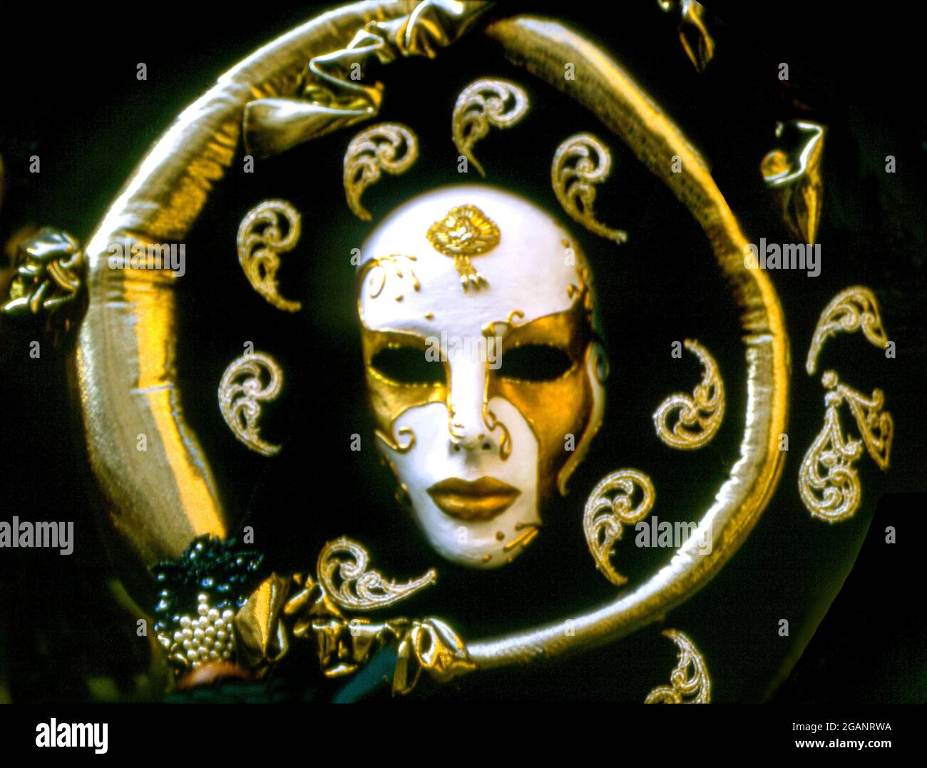 Venedig Karneval White Gold Maske, Venedig, Italien Stockfoto