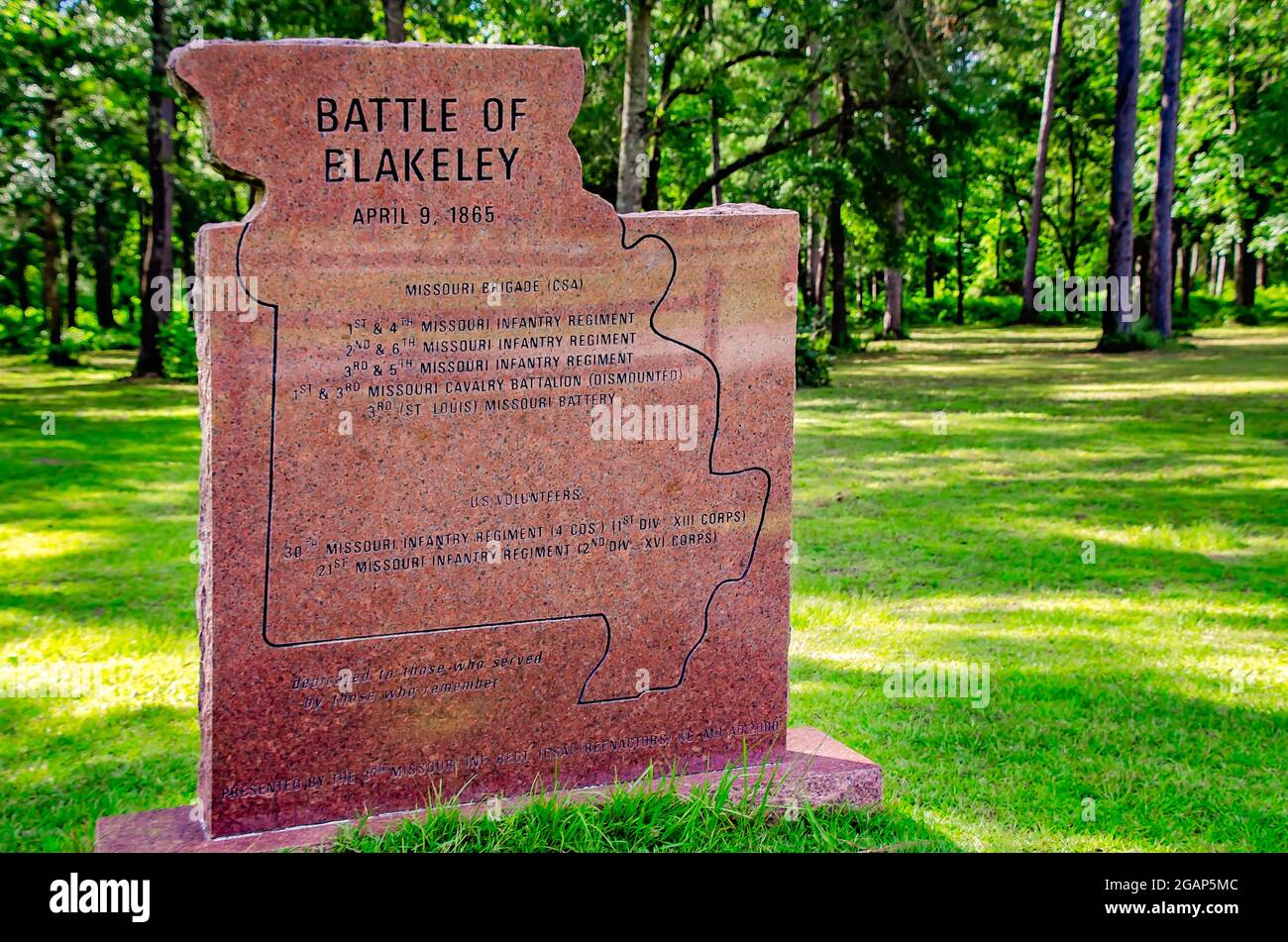 Ein Denkmal für die Soldaten von Missouri, die in der Schlacht von Fort Blakeley gekämpft haben, steht im historischen Blakeley State Park im spanischen Fort, Alabama. Stockfoto