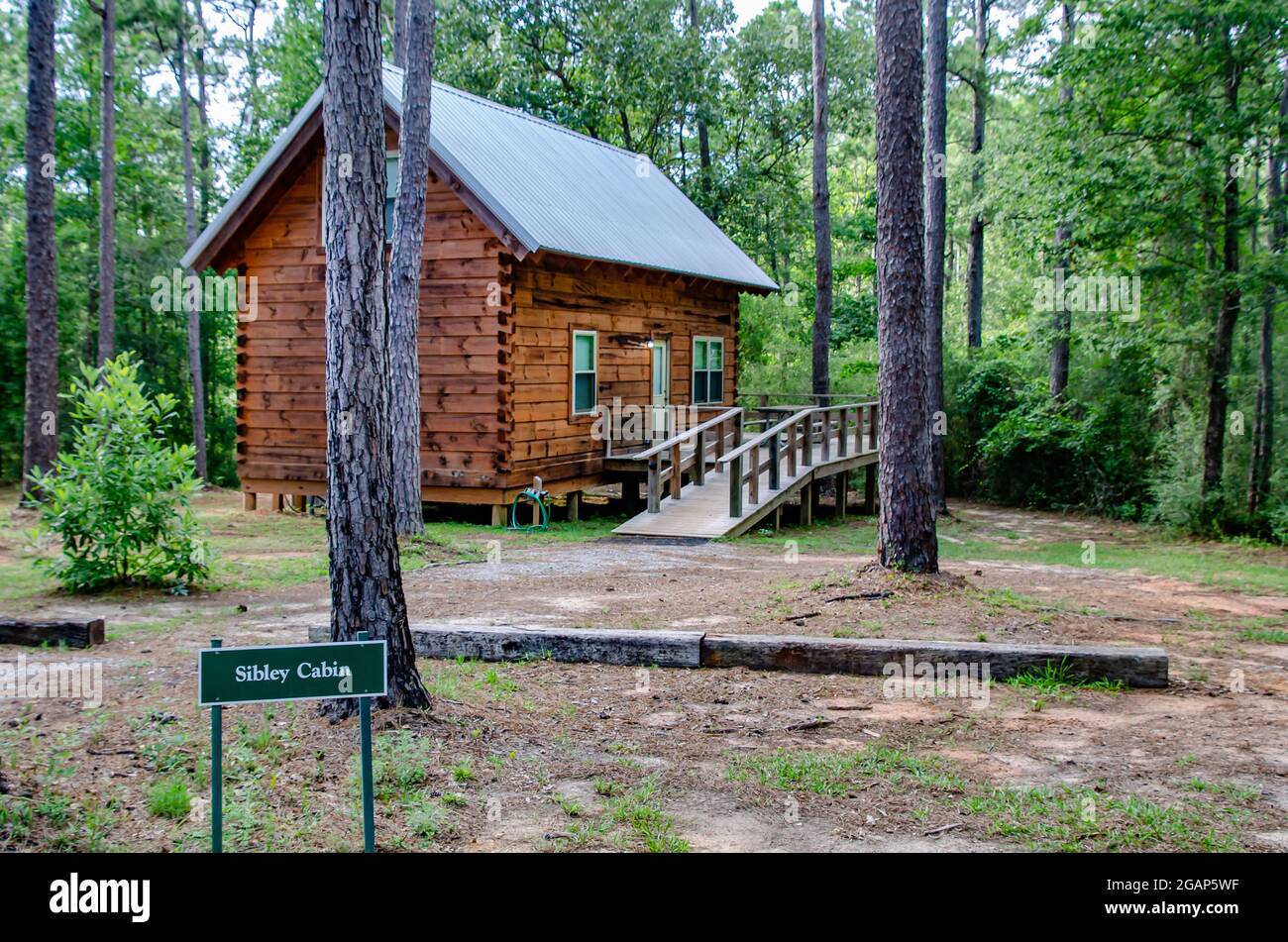 Sibley Cabin ist im historischen Blakeley State Park, 26. Juni 2021, in Spanish Fort, Alabama, abgebildet. Stockfoto