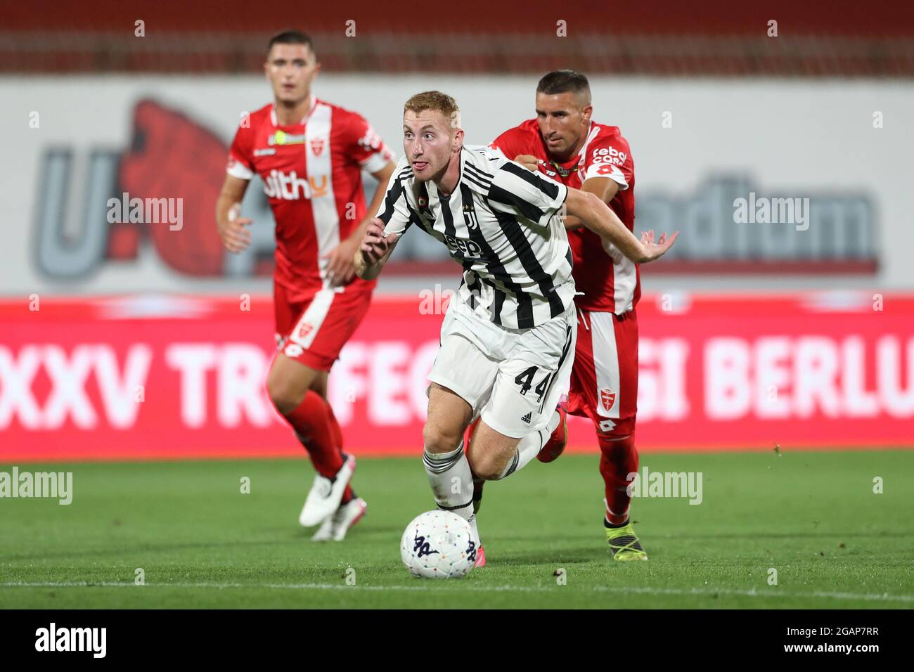 Monza, 31. Juli 2021. Dejan Kulusevski von Juventus bricht mit dem Ball auf dem Weg zum Tor nach vorne, um der Seite beim Vorsaison-Freundschaftsspiel im U-Power Stadium in Monza eine 2-0-Führung zu geben. Bildnachweis sollte lauten: Jonathan Moscrop/Sportimage Kredit: Sportimage/Alamy Live News Stockfoto