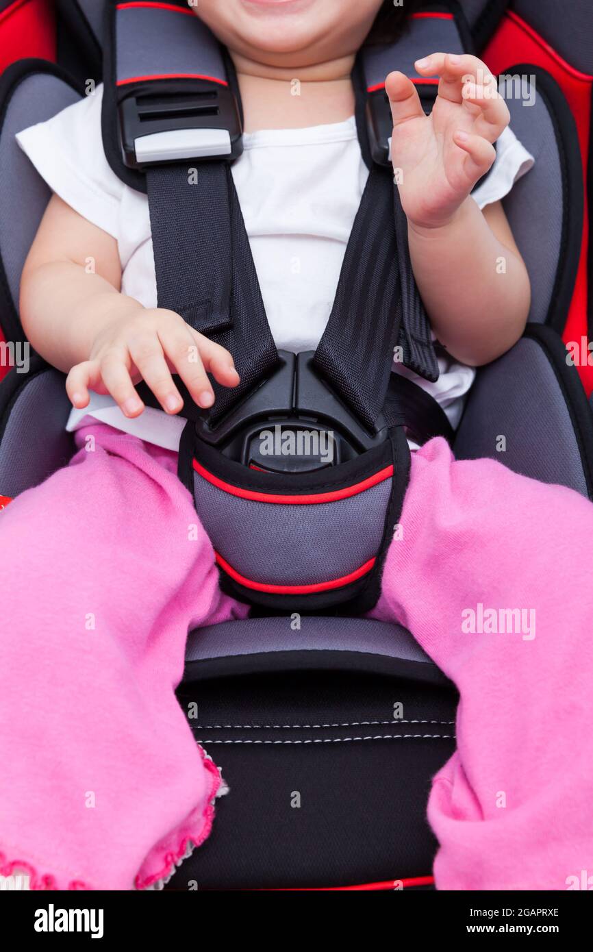Tests Autositz Schutz vor Schleudertrauma Ansatzverletzung isoliert auf  schwarzem Hintergrund Stockfotografie - Alamy