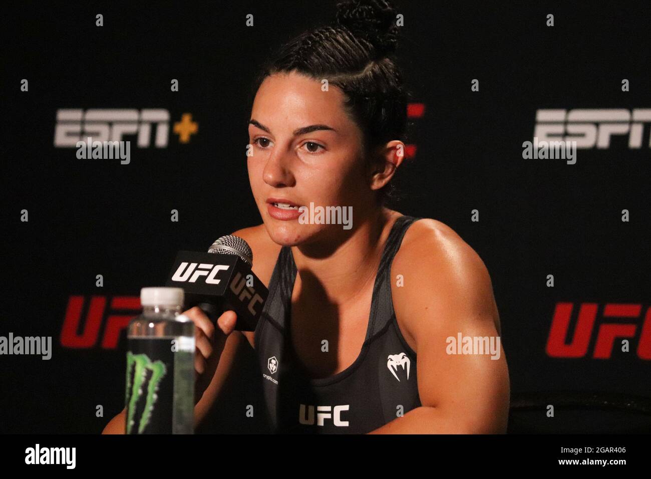 LAS VEGAS, NV - 31. JULI: Cheyanne kauft Interacts mit Medien nach der UFC Vegas 33: Hall vs Strickland Wägeveranstaltung bei der UFC Apex am 31. Juli 2021 in Las Vegas, Nevada, USA. (Foto von Diego Ribas/PxImages) Stockfoto