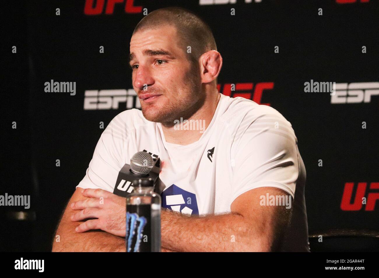 Las Vegas Nv 31 Juli Sean Strickland Interagiert Nach Der Ufc Vegas 33 Hall Vs Strickland