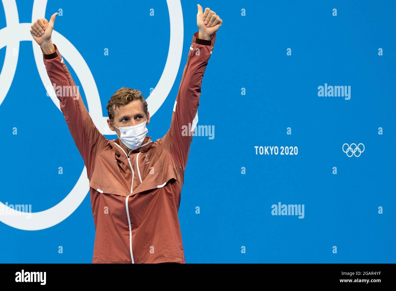 TOKIO, JAPAN - 30. JULI: Jeremy Desplanches aus der Schweiz feiert nach dem Gewinn der Silbermedaille im Männer-200-m-Einzel-Medley-Finale während der Stockfoto